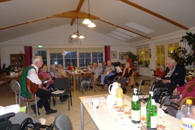 Volkslieder zur Gitarre singen